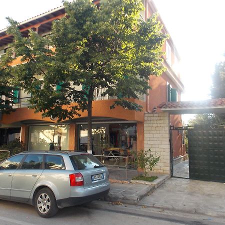 Elvin Apartments Sarandë エクステリア 写真